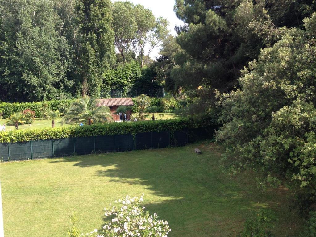 Residence Casa Bianca Marina di Massa Exterior foto