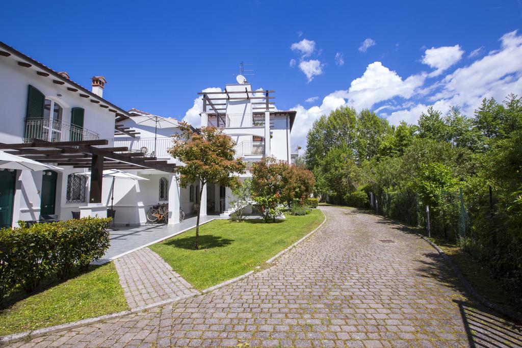 Residence Casa Bianca Marina di Massa Exterior foto