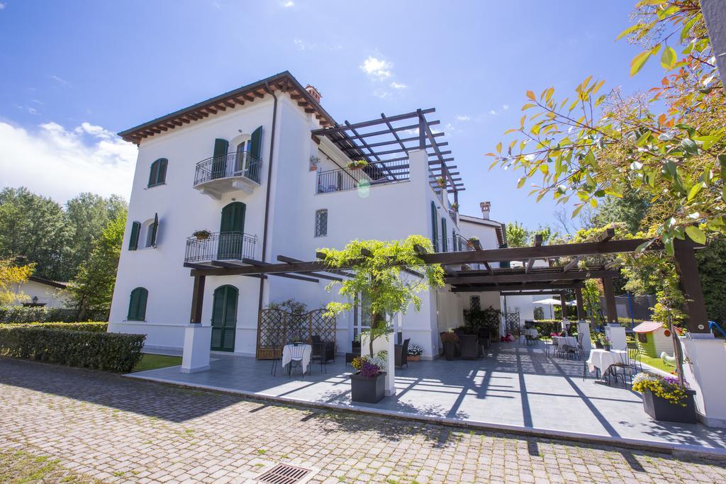 Residence Casa Bianca Marina di Massa Exterior foto
